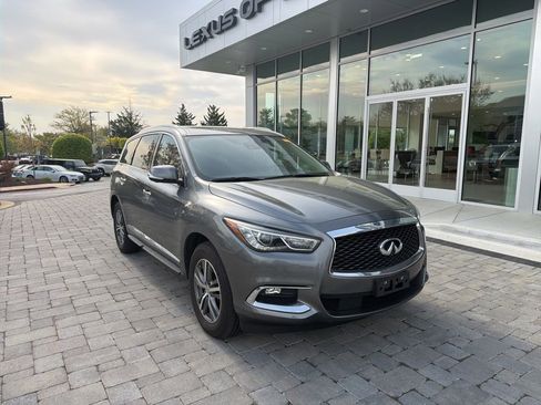 Used 2020 INFINITI QX60 Luxe w/ Essential Package image 2