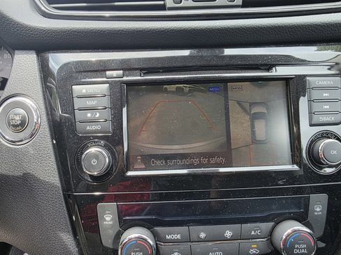 Used 2018 Nissan Rogue SL FWD image 4