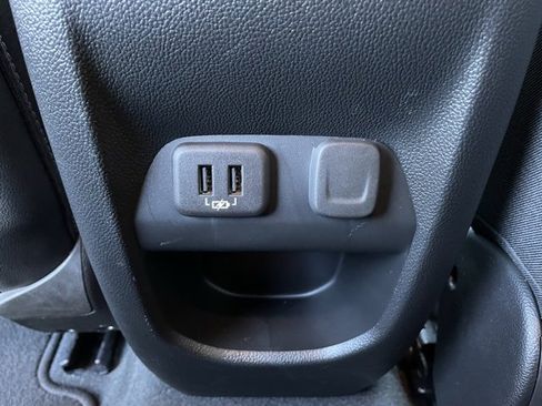 Used 2021 Chevrolet Colorado Z71 image 25