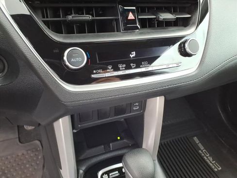 Certified 2024 Toyota Corolla Cross AWD Hybrid image 33