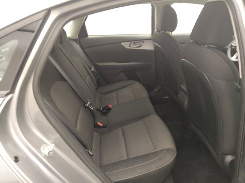 Used 2022 Kia Forte LXS FWD image 19