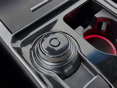 Used 2019 Ford Edge ST w/ Convenience Package image 17