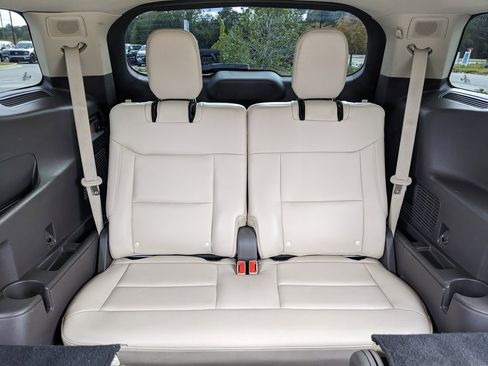 Used 2020 Ford Explorer Platinum w/ Premium Technology Package image 49