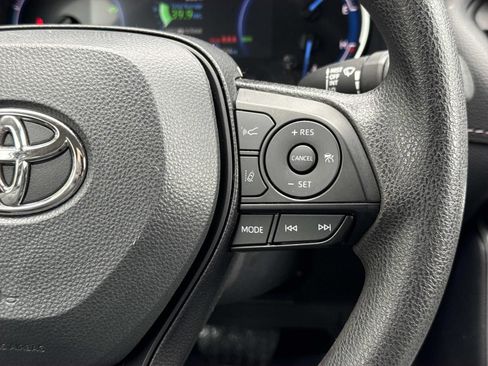 Used 2025 Toyota RAV4 XLE AWD/4WD image 14