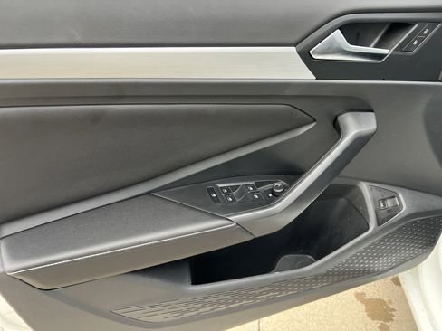 Certified 2025 Volkswagen Jetta S image 13