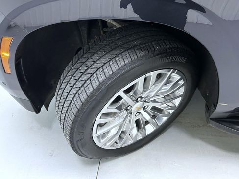 Used 2025 Chevrolet Suburban RST w/ Comfort Package image 24