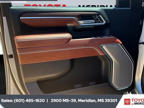 Used 2025 GMC Sierra 2500 Denali Ultimate image 17