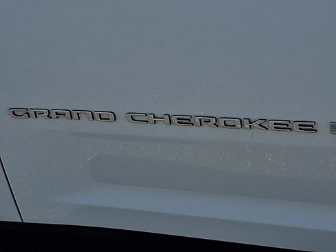 Used 2023 Jeep Grand Cherokee L Limited w/ MOPAR Finishing Package AWD/4WD image 32