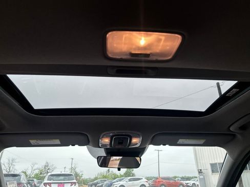 Used 2025 Hyundai Elantra SEL image 16