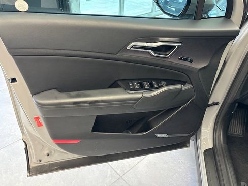 Used 2023 Kia Sportage SX image 11