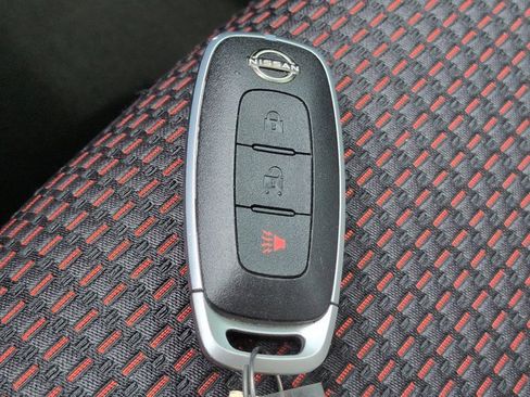 Used 2025 Nissan Kicks SR FWD image 28