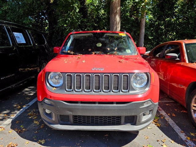 Used 2018 Jeep Renegade Latitude FWD image 2