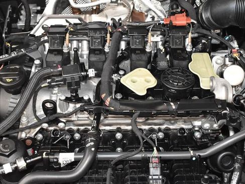 Used 2024 Volkswagen Atlas Cross Sport SEL R-Line AWD/4WD image 4