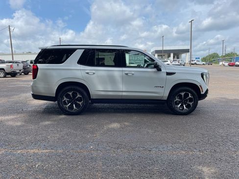New 2026 GMC Yukon AT4 w/ AT4 Premium Plus Package AWD/4WD image 7