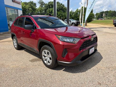 Used 2020 Toyota RAV4 LE FWD image 20