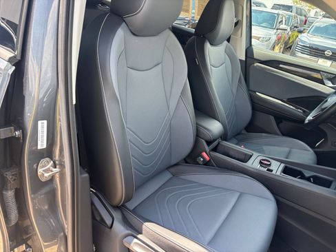 Used 2026 Volkswagen Tiguan SE AWD/4WD image 33