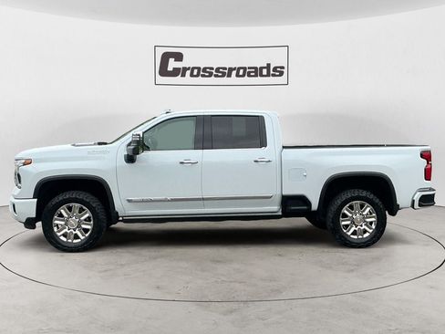 Used 2026 Chevrolet Silverado 3500 High Country w/ High Country Premium Package AWD/4WD image 2