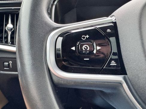 Used 2018 Volvo S90 T6 Inscription w/ Convenience Package image 32