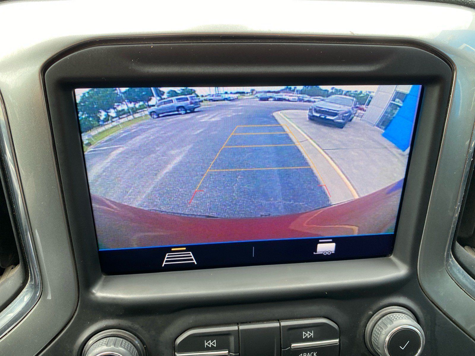Used 2021 Chevrolet Silverado 1500 LT Trail Boss w/ Bed Protection Package AWD/4WD image 7