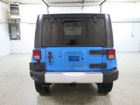 Used 2012 Jeep Wrangler Unlimited Sahara w/ Dual Top Group AWD/4WD image 8