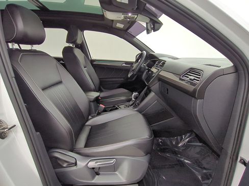 Used 2022 Volkswagen Tiguan SE R-Line FWD image 25