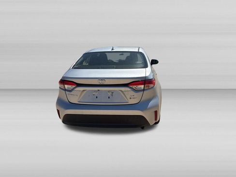 Used 2026 Toyota Corolla LE FWD image 5