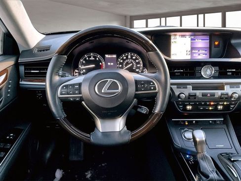 Used 2016 Lexus ES 350 w/ Navigation System Package image 8