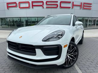 Used 2026 Porsche Macan AWD/4WD video 1