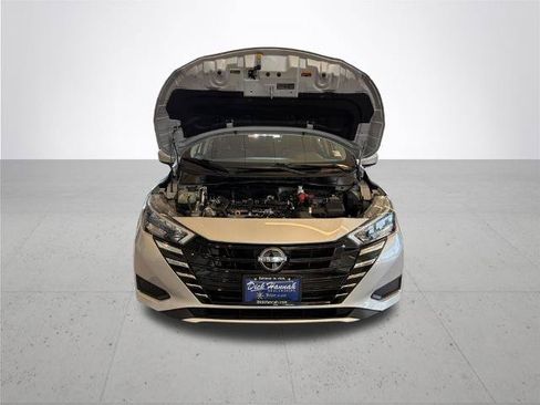 Certified 2025 Nissan Versa SV FWD image 5