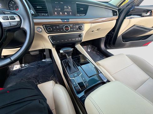 Used 2018 Kia Cadenza Premium image 26