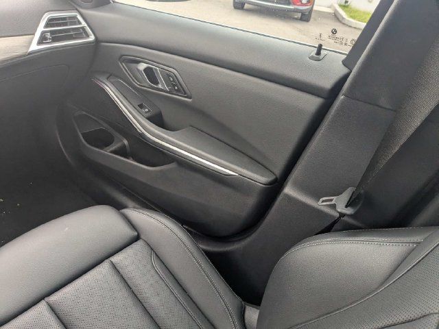 Used 2025 BMW 330i Sedan RWD image 15