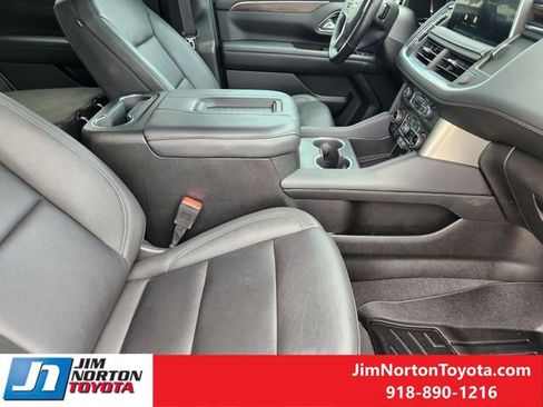 Used 2022 Chevrolet Tahoe LT w/ Luxury Package AWD/4WD image 15