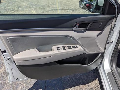 Used 2018 Hyundai Elantra SEL FWD image 10