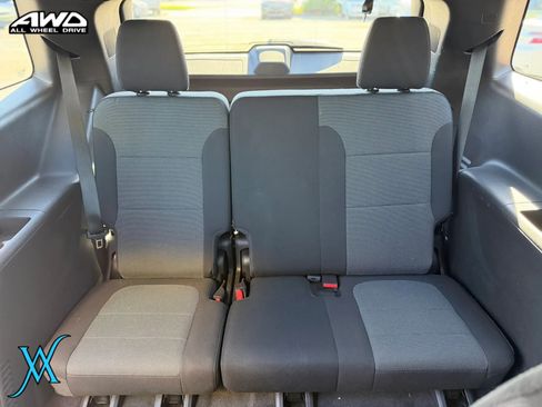 Used 2023 Chevrolet Traverse LT AWD/4WD image 24