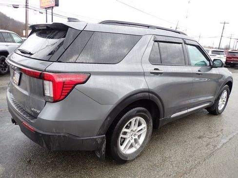 Used 2025 Ford Explorer Active image 8