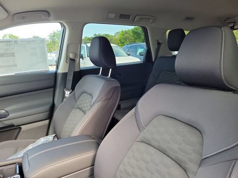 New 2026 Nissan Pathfinder SV AWD/4WD image 19
