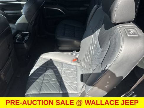 Used 2025 Kia Telluride SX Prestige X-Pro AWD/4WD image 11