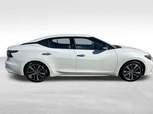 Used 2023 Nissan Maxima SV w/ Floor Mat Group image 9