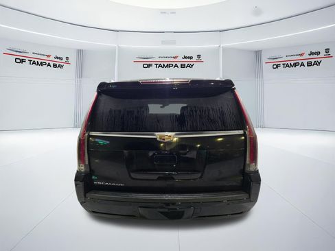 Used 2019 Cadillac Escalade Luxury AWD/4WD image 5