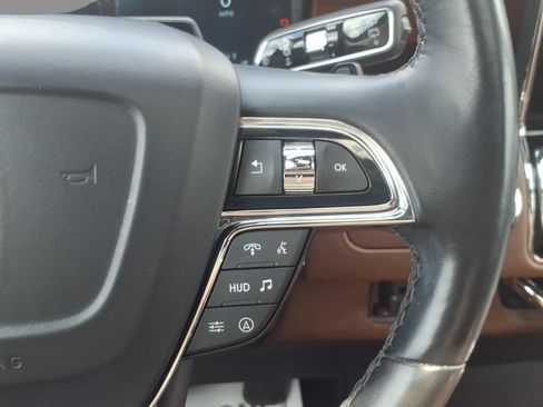 Used 2022 Lincoln Navigator Reserve AWD/4WD image 23