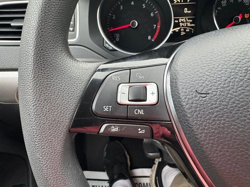 Used 2017 Volkswagen Jetta S image 12