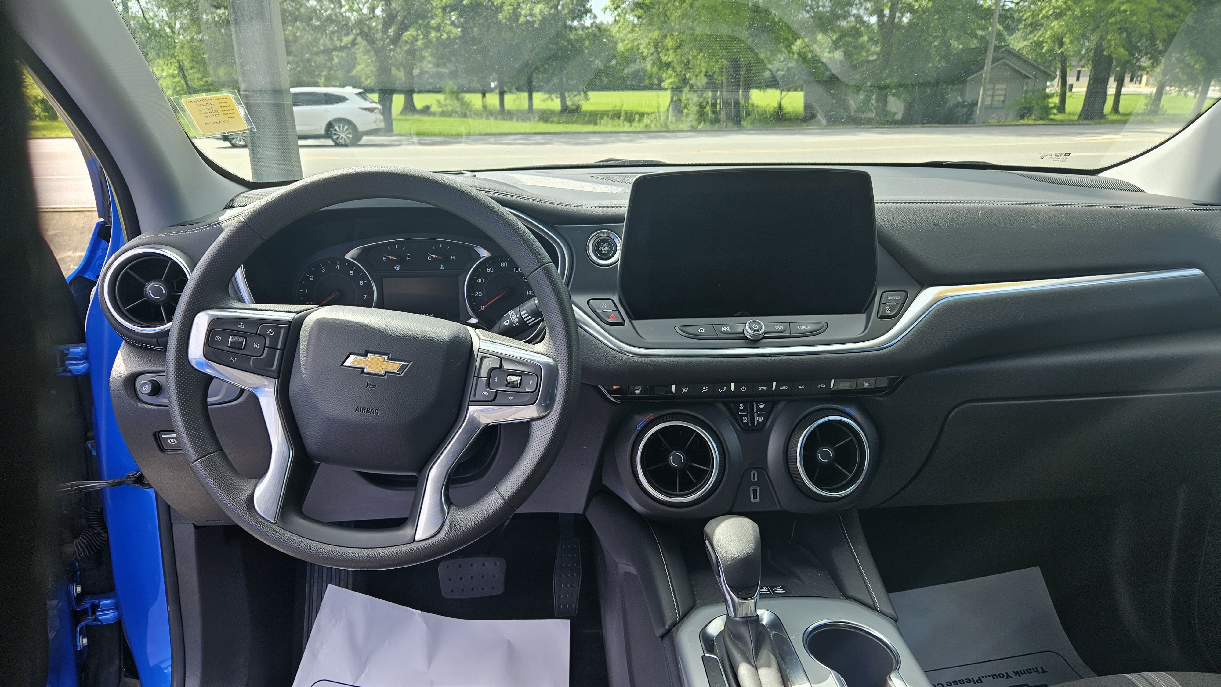 Used 2024 Chevrolet Blazer LT w/ Convenience Package FWD image 11