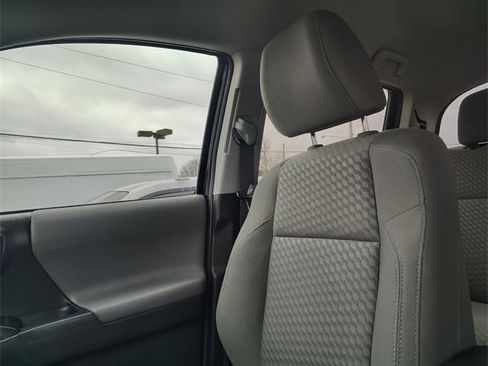 Used 2022 Toyota Tacoma SR5 image 27