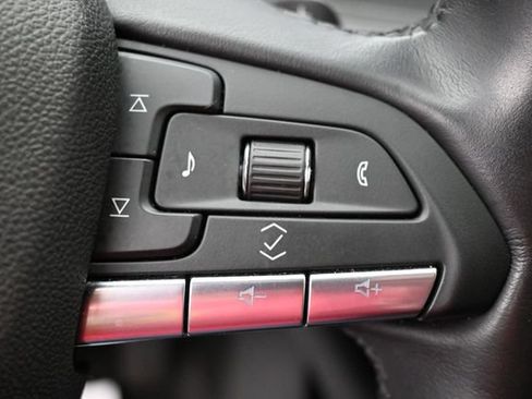 Used 2024 Cadillac XT4 Premium Luxury FWD image 16