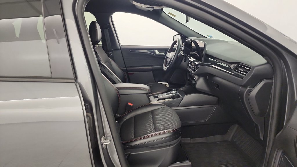 Used 2024 Ford Escape ST-Line w/ Tech Pack #1 AWD/4WD image 29