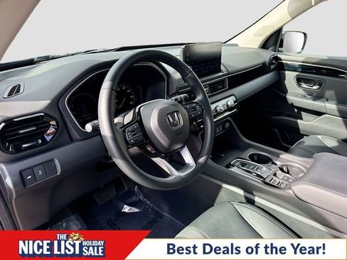 Certified 2025 Honda Pilot Touring image 9