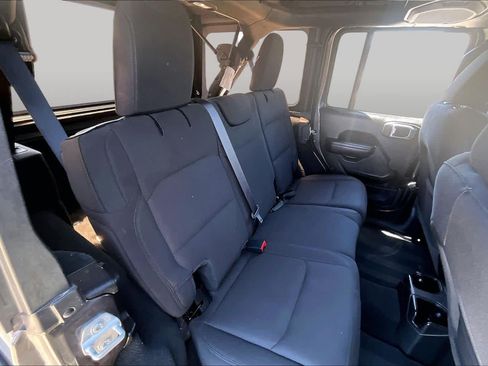 Used 2022 Jeep Wrangler Unlimited Sport AWD/4WD image 18