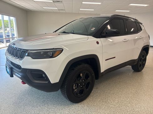 Used 2023 Jeep Compass Trailhawk w/ Trailhawk Elite Group AWD/4WD image 1