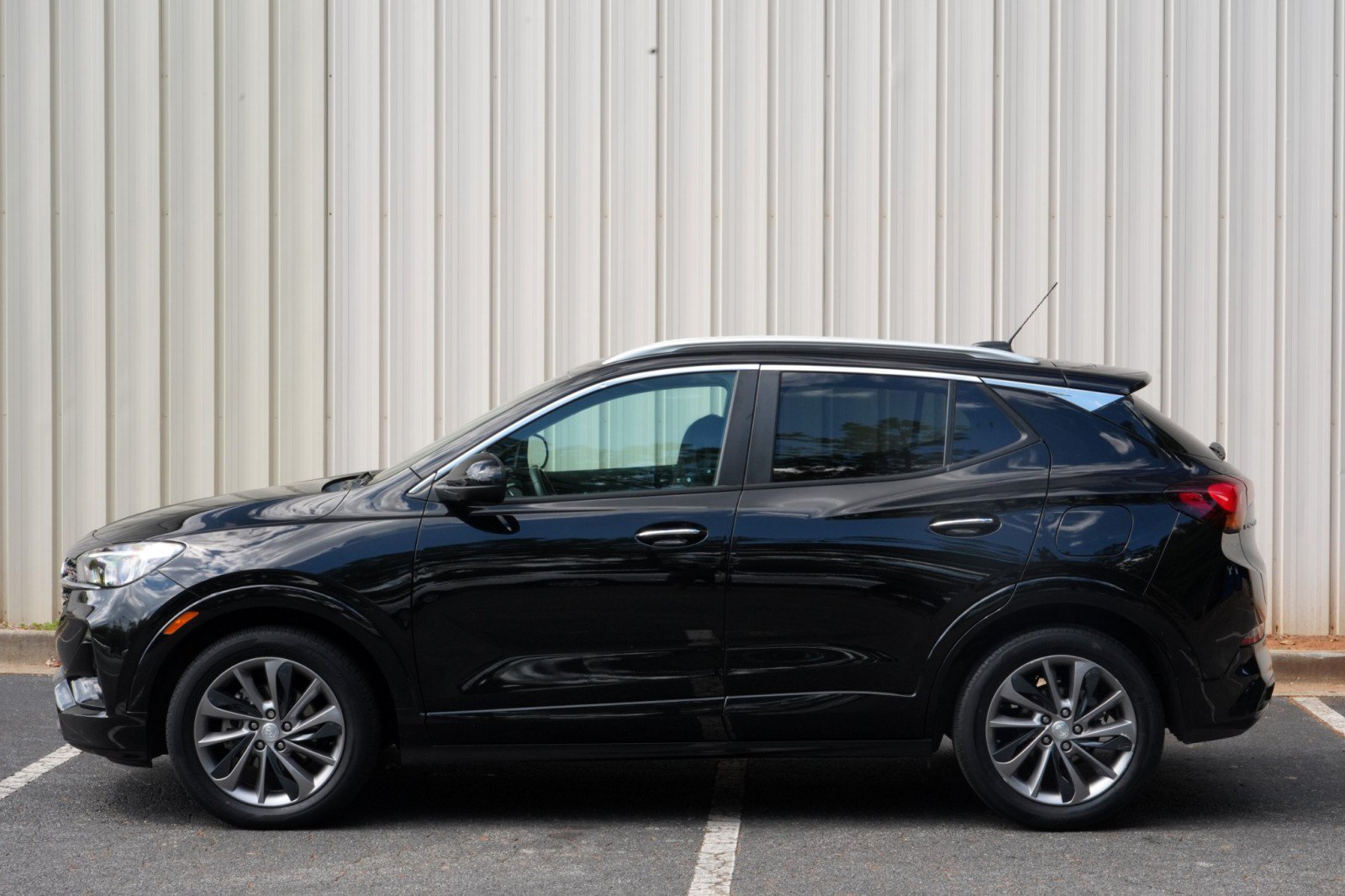 Used 2022 Buick Encore GX Select w/ Sport Touring Package FWD image 43