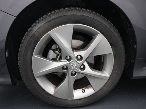 Used 2014 Toyota Camry SE w/ Leather Package FWD image 14